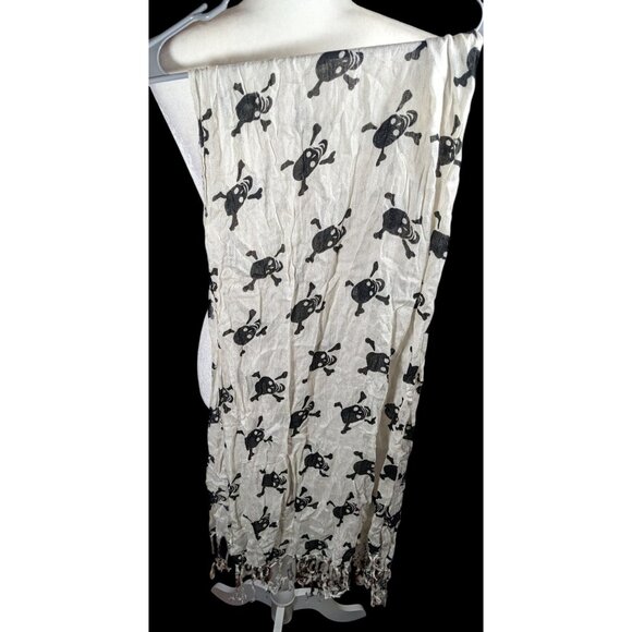 Gothic Skull And Crossbones Black And White Scarf - Picture 4 of 8
